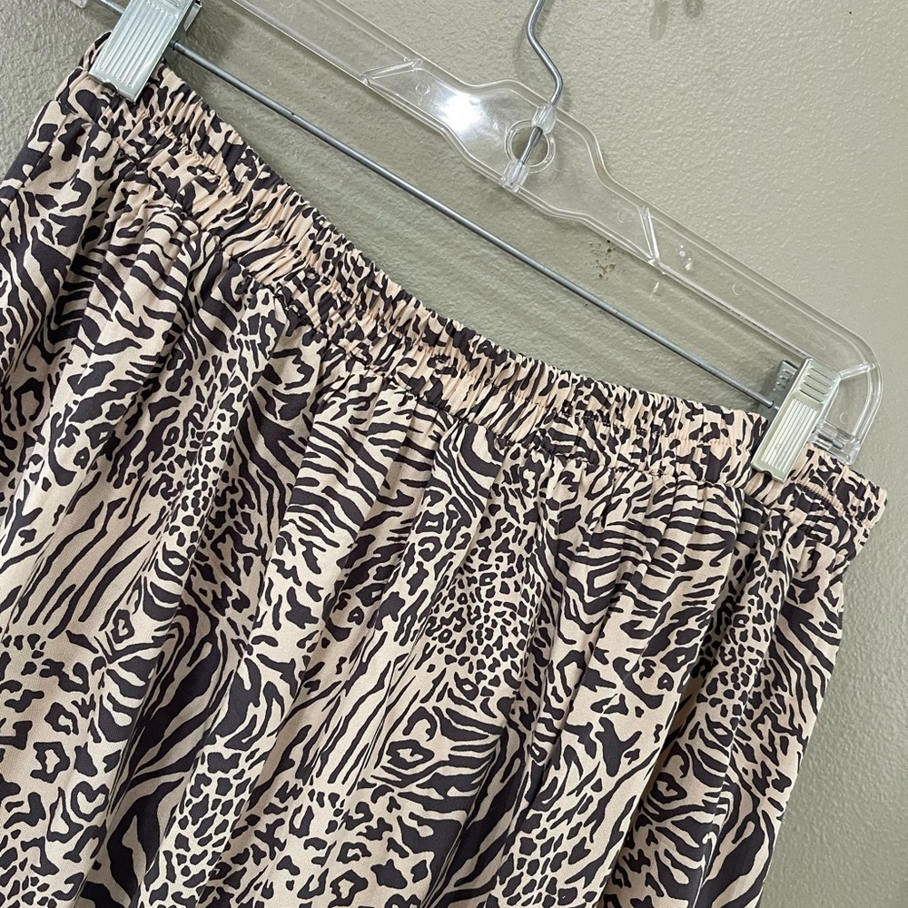 Tiered midi skirt with elastic waist.  Size L - Picture 5 of 6